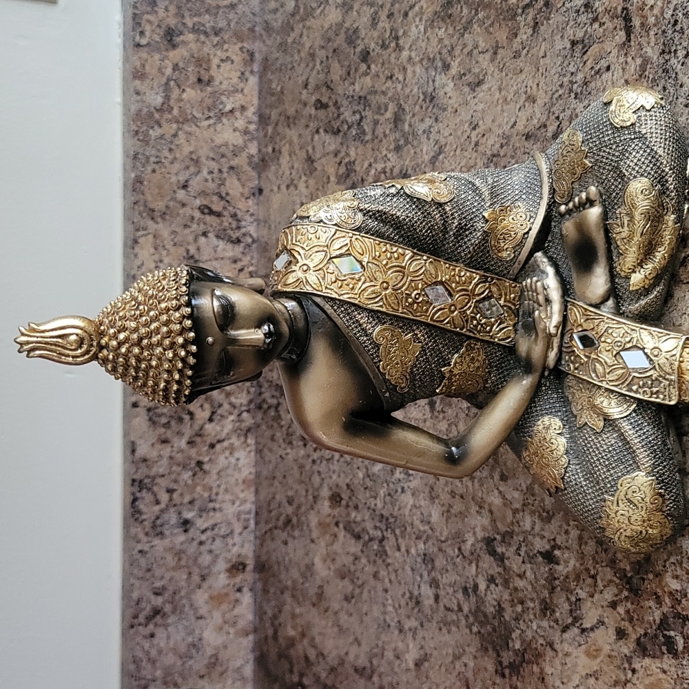 Buddha figure 💛